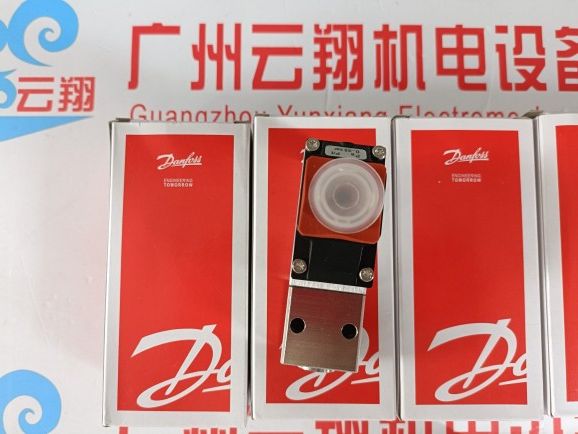 丹佛斯液位傳感器 AKS4100/4100U